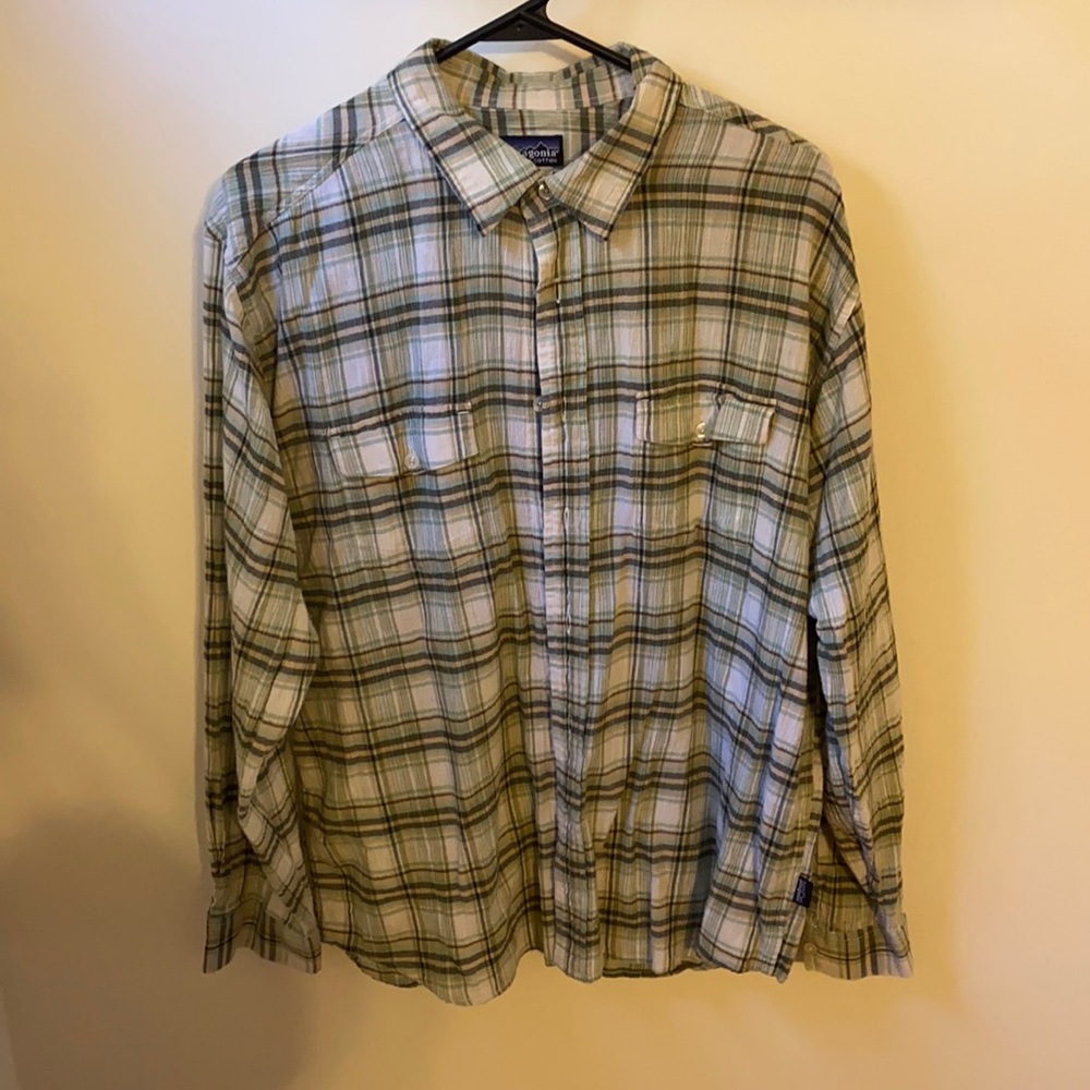 Men’s Patagonia button down